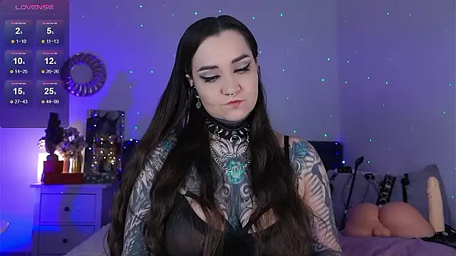 Snapshot of SindelDark chatting on 12.07.24 SindelDark online show from 12.07.24