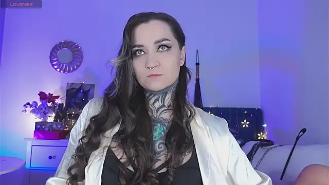 Snapshot of SindelDark chatting on 12.14.24 SindelDark online show from 12.14.24