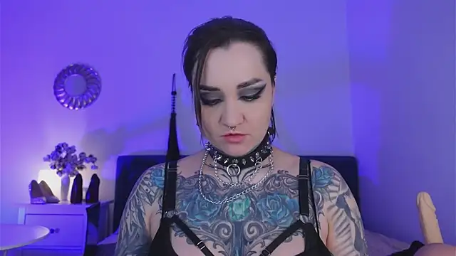 Snapshot of SindelDark chatting on 02.02.25 SindelDark online show from 02.02.25