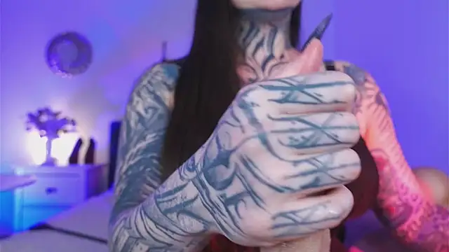 Snapshot of SindelDark chatting on 02.08.25 SindelDark online show from 02.08.25