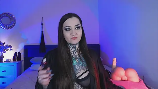 Snapshot of SindelDark chatting on 02.09.25 SindelDark online show from 02.09.25