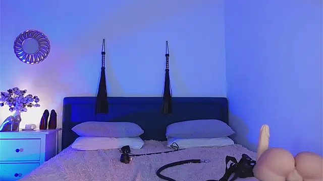 Snapshot of SindelDark chatting on 02.09.25 SindelDark online show from 02.09.25