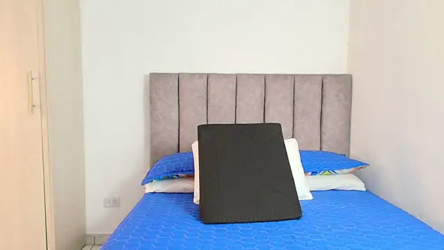 karina lewis  online show from 01.13.25