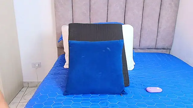 karina lewis  online show from 01.18.25