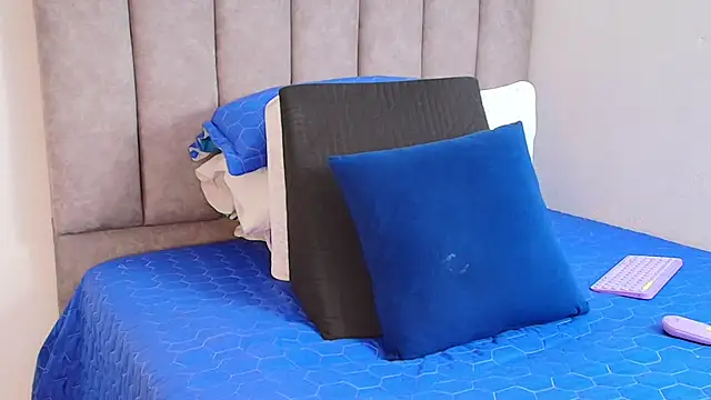 karina lewis  online show from 01.21.25