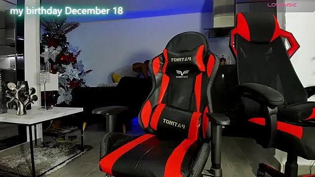 Snapshot of TROYWESLY- chatting on 12.15.24 TROYWESLY- online show from 12.15.24
