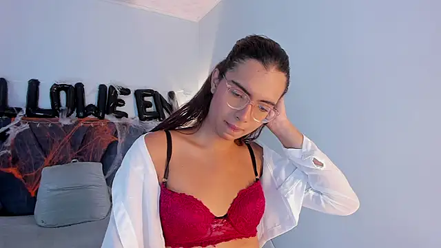 sara saenz99 online show from 10.20.25