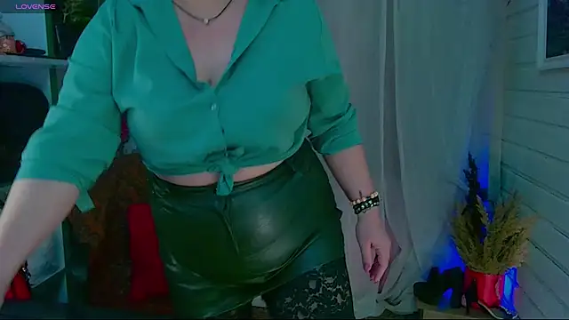 Snapshot of _Cloud_Atlas_ chatting on 02.09.25 Cloud Atlas online show from 02.09.25