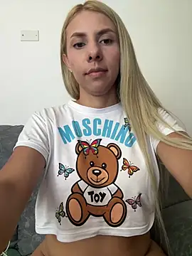 DollMagguie online show from 01.21.25