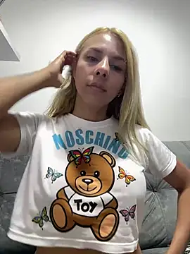 DollMagguie online show from 01.22.25