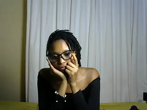 Snapshot of StarBarbiee chatting on 10.25.25 StarBarbiee online show from 10.25.25