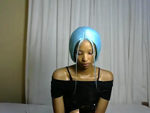 Snapshot of StarBarbiee chatting on 10.26.25 StarBarbiee online show from 10.26.25