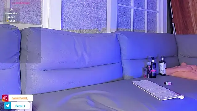 Snapshot of _PARISI_ chatting on 02.04.25 PARISI online show from 02.04.25