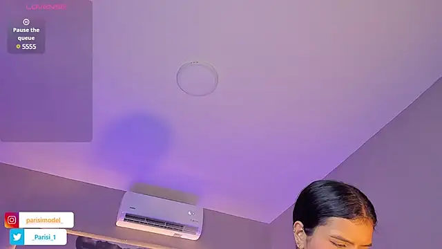 Snapshot of _PARISI_ chatting on 02.11.25 PARISI online show from 02.11.25