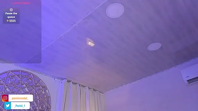 Snapshot of _PARISI_ chatting on 03.10.25 PARISI online show from 03.10.25