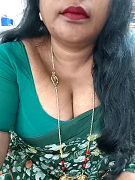 Snapshot of Swapna_143 chatting on 10.08.25 Swapna 143 online show from 10.08.25