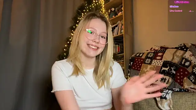 HoneyAudrey online show from 12.08.24