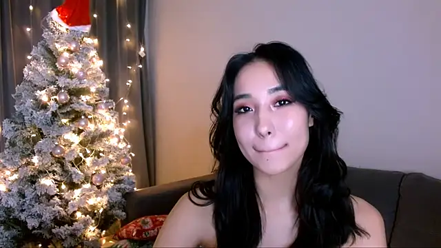 Snapshot of Li_noen chatting on 12.31.24 Li noen online show from 12.31.24