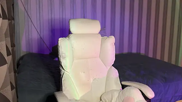 Snapshot of mayvi_cold chatting on 11.02.25 mayvi cold online show from 11.02.25