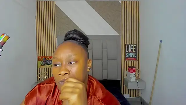 Snapshot of kathybruneth chatting on 12.01.25 kathybruneth online show from 12.01.25