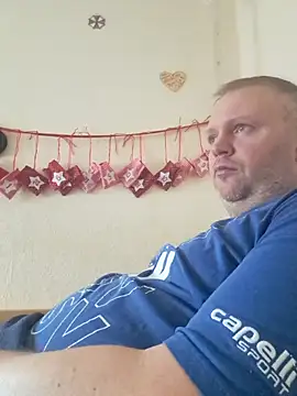 Snapshot of ShyBoy1982 chatting on 02.18.25 ShyBoy1982 online show from 02.18.25