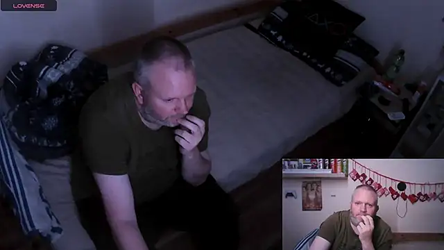 Snapshot of ShyBoy1982 chatting on 03.23.25 ShyBoy1982 online show from 03.23.25