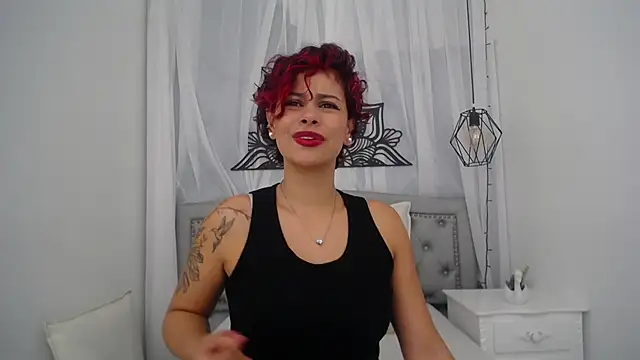 Snapshot of MarianaSanz chatting on 02.02.25 MarianaSanz online show from 02.02.25