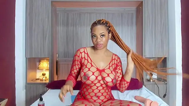 Snapshot of KendallRosse1 chatting on 12.18.24 KendallRosse1 online show from 12.18.24