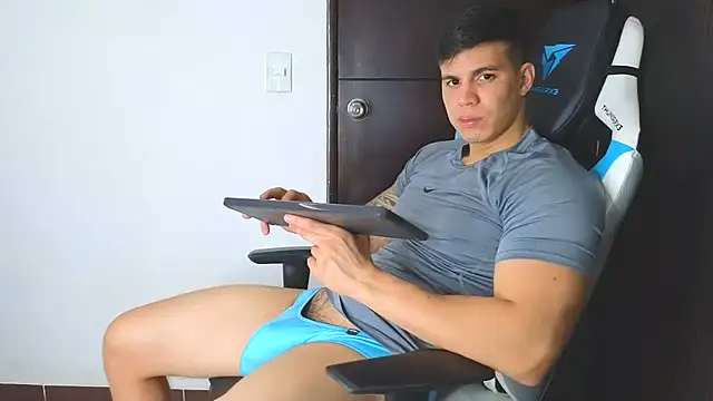 Snapshot of Ethanstill1 chatting on 12.07.24 Ethanstill1 online show from 12.07.24