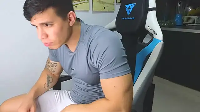 Snapshot of Ethanstill1 chatting on 02.07.25 Ethanstill1 online show from 02.07.25