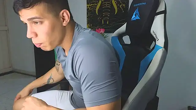 Snapshot of Ethanstill1 chatting on 03.04.25 Ethanstill1 online show from 03.04.25