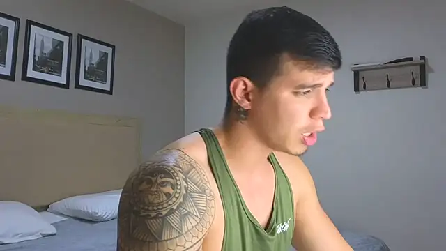 Snapshot of Ethanstill1 chatting on 12.04.25 Ethanstill1 online show from 12.04.25