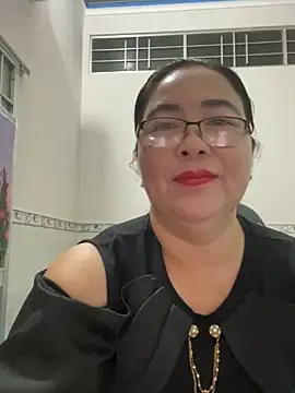 Snapshot of NDith chatting on 02.27.25 NDith online show from 02.27.25