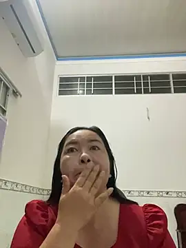 Snapshot of NDith chatting on 02.27.25 NDith online show from 02.27.25