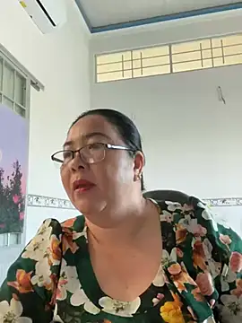 Snapshot of NDith chatting on 02.28.25 NDith online show from 02.28.25