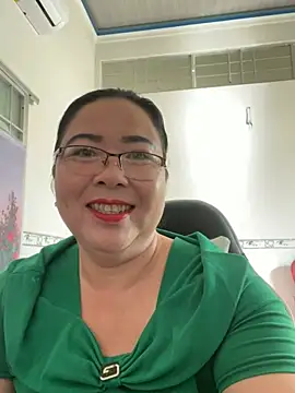 Snapshot of NDith chatting on 03.01.25 NDith online show from 03.01.25