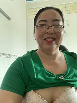Snapshot of NDith chatting on 03.01.25 NDith online show from 03.01.25