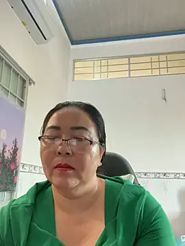 Snapshot of NDith chatting on 03.01.25 NDith online show from 03.01.25