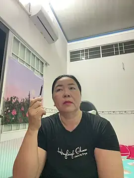 Snapshot of NDith chatting on 03.01.25 NDith online show from 03.01.25