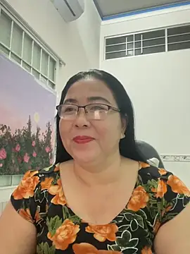 Snapshot of NDith chatting on 03.02.25 NDith online show from 03.02.25