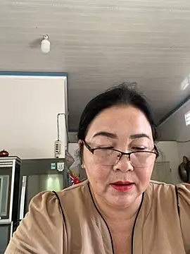Snapshot of NDith chatting on 03.03.25 NDith online show from 03.03.25