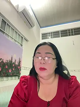 Snapshot of NDith chatting on 03.03.25 NDith online show from 03.03.25