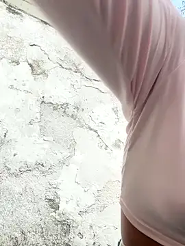 Snapshot of NAUGHTY_LITTLE_18 chatting on 10.15.25 NAUGHTY LITTLE 18 online show from 10.15.25