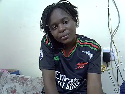 Snapshot of dirtyshowgirl chatting on 09.29.25 dirtyshowgirl online show from 09.29.25