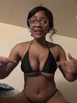 Snapshot of summerspeacee chatting on 02.19.25 summerspeacee online show from 02.19.25