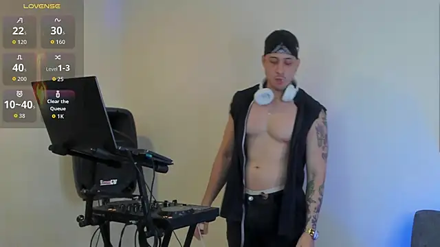 Snapshot of matt_saill chatting on 09.19.25 matt saill online show from 09.19.25