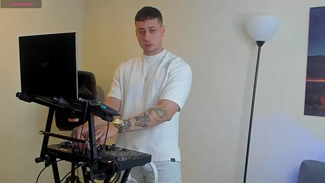 Snapshot of matt_saill chatting on 09.29.25 matt saill online show from 09.29.25