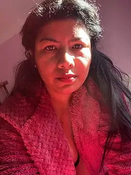 Snapshot of katymojadit chatting on 01.17.25 katymojadit online show from 01.17.25