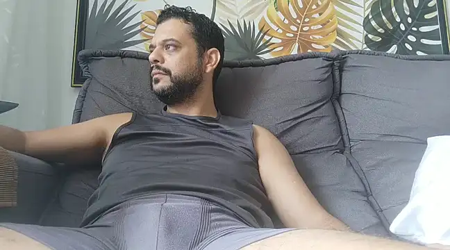 Snapshot of HornyBeachBoyBR chatting on 01.27.25 HornyBeachBoyBR online show from 01.27.25