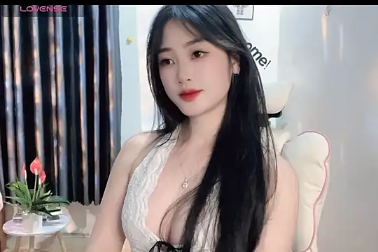 Snapshot of _Aimy_ chatting on 02.25.25 Aimy online show from 02.25.25